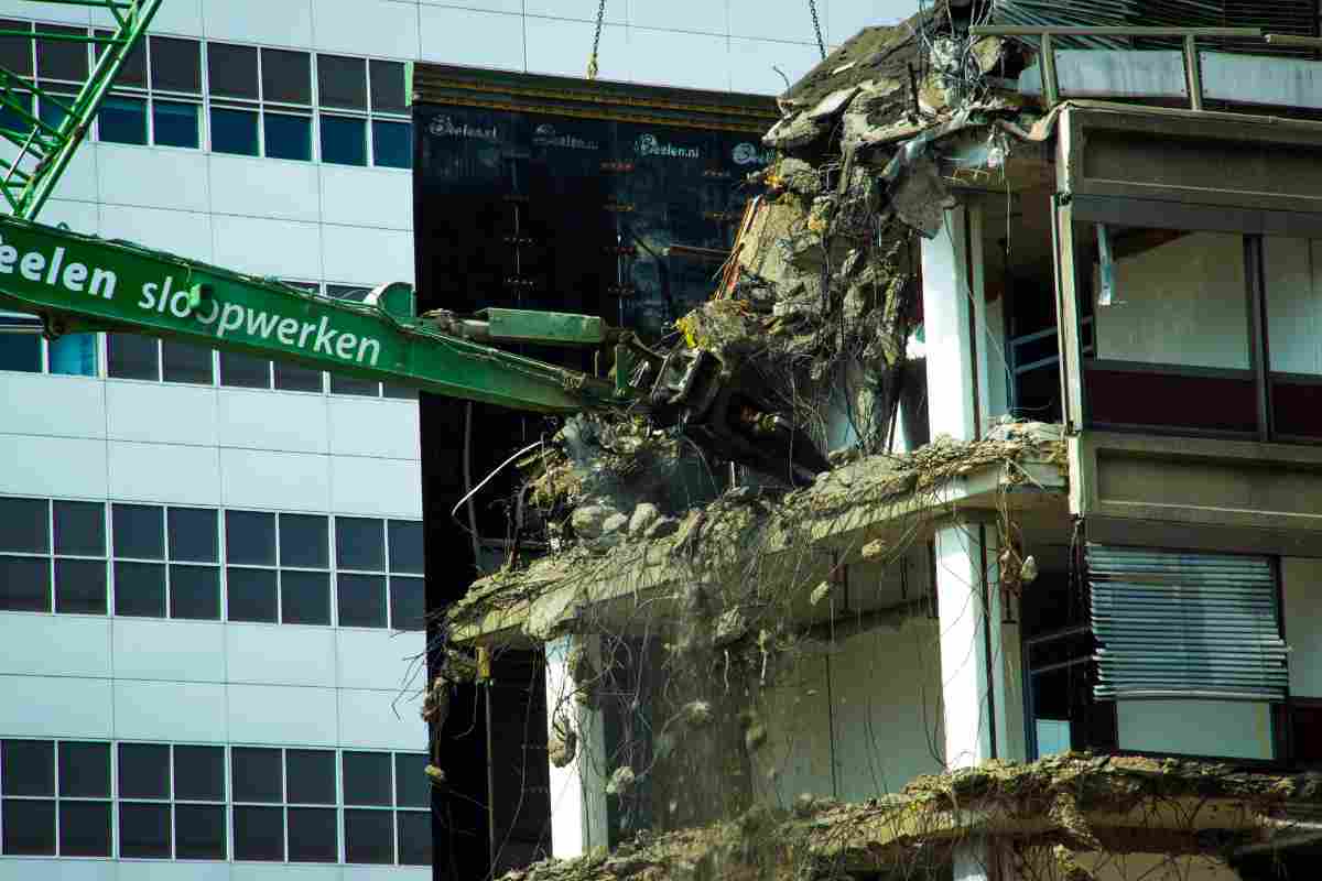 demolizione di una casa