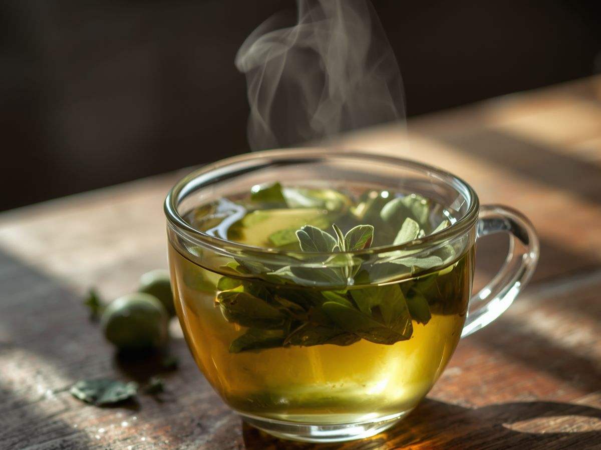 tazza con tisana al carciofo